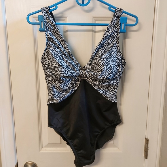 Miraclesuit swimsuit nwot